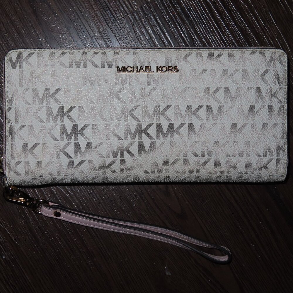 Michael Kors Wallet Pink and White